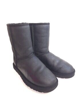 UGG Classic Short Leather Boots Black Shearling Lined Women’s Size 8 Waterproof